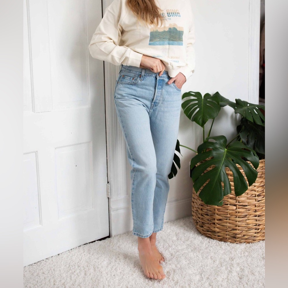 Levi’s 501 Light Wash Jeans sz 29